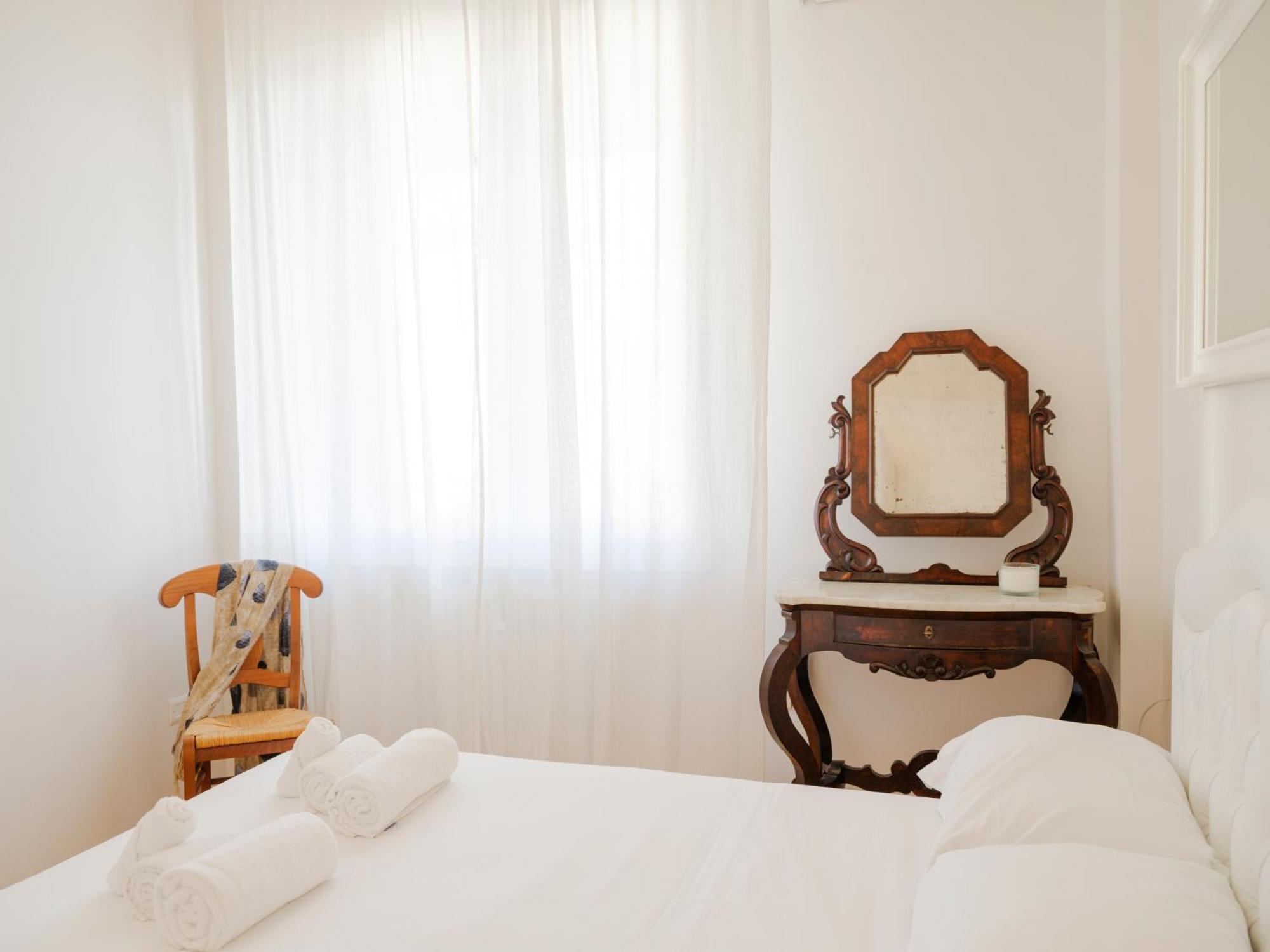 Casa Ari - Bright And Spacious Flat With Terrace * Florencia