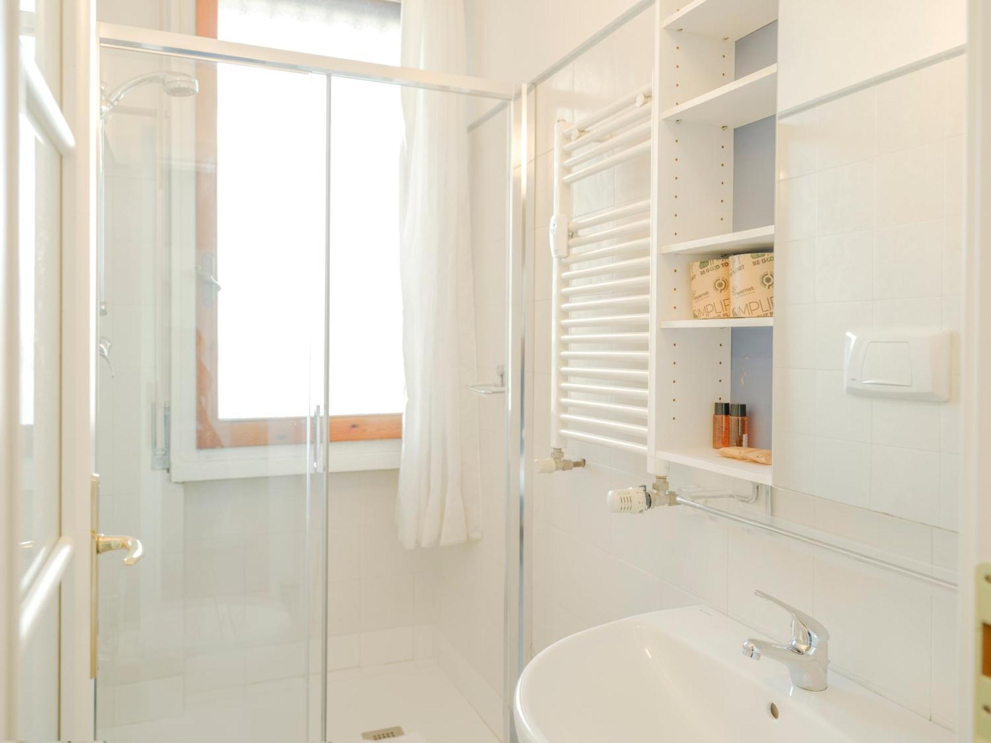 Casa Ari - Bright And Spacious Flat With Terrace Florencia