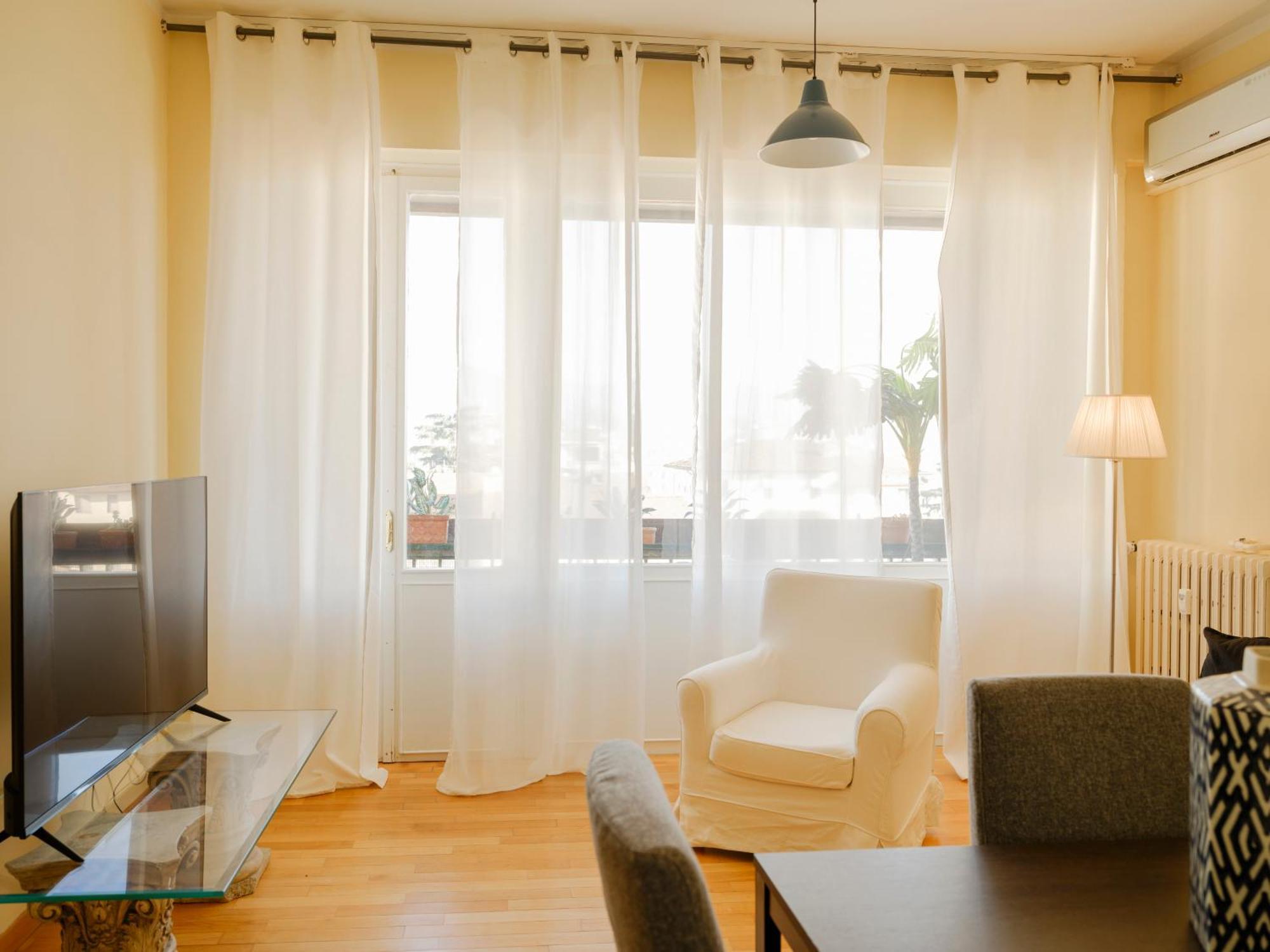 Casa Ari - Bright And Spacious Flat With Terrace Florencia